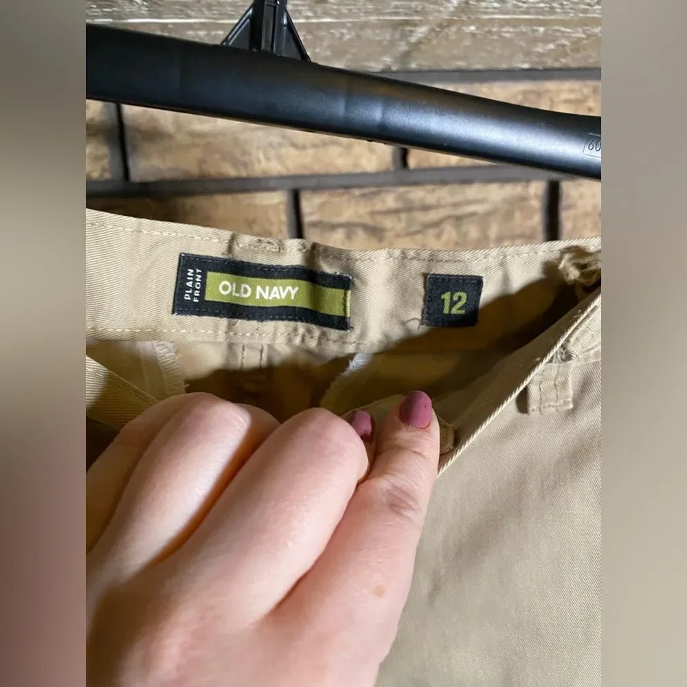 Two pairs old navy khakis‎